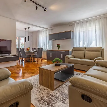 3 Bedroom Nice In Hébergement de vacances