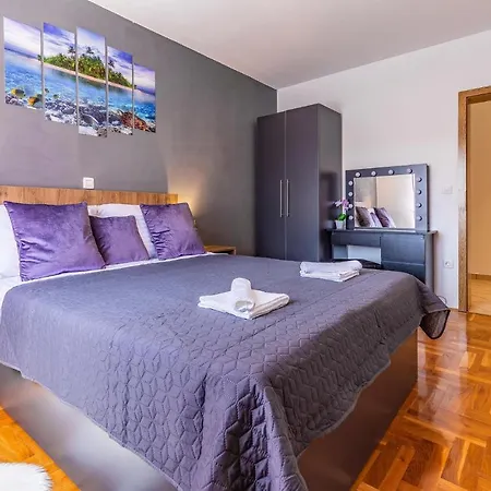Hébergement de vacances 3 Bedroom Nice In