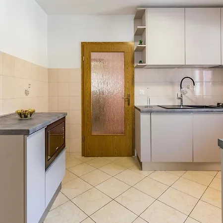3 Bedroom Nice In *